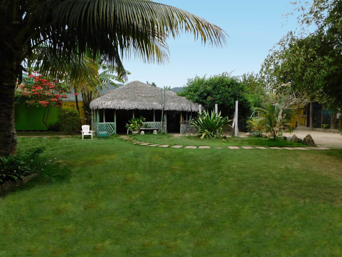 Hostal Maxima Puerto López Dış mekan fotoğraf