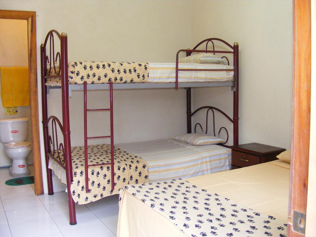 Hostal Maxima Puerto López Dış mekan fotoğraf