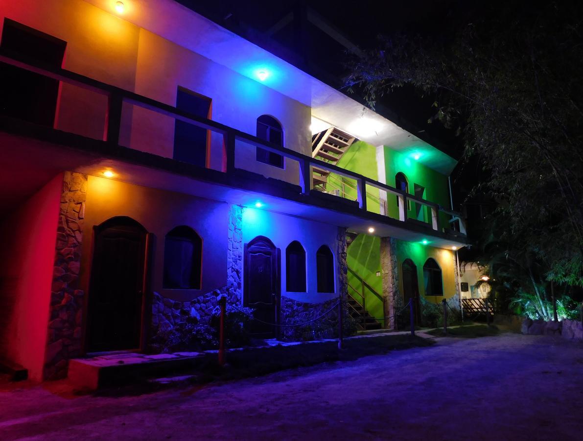 Hostal Maxima Puerto López Dış mekan fotoğraf