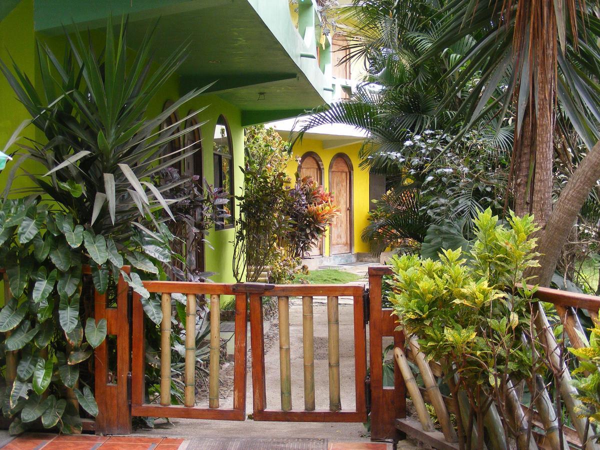 Hostal Maxima Puerto López Dış mekan fotoğraf